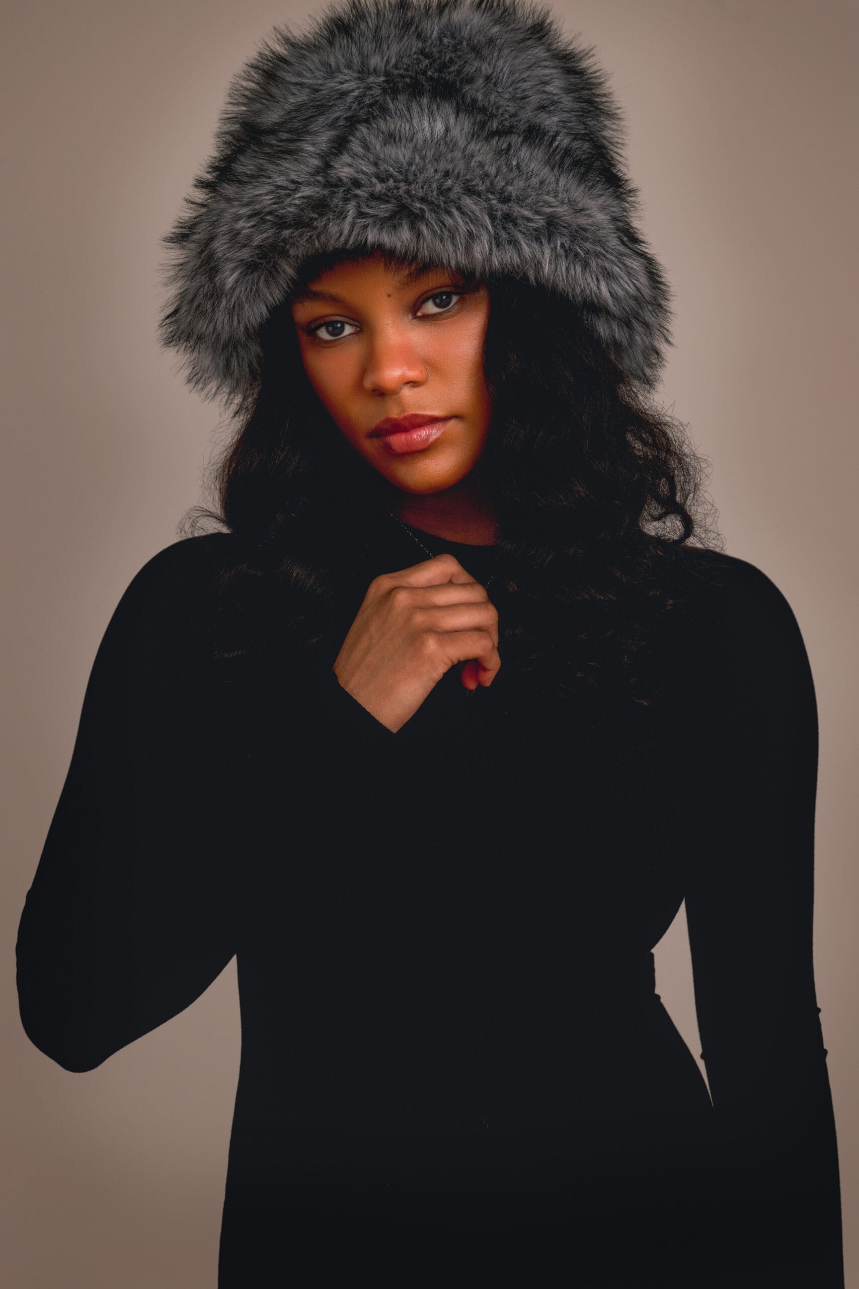 senior photo outfit ideas clean editorial style